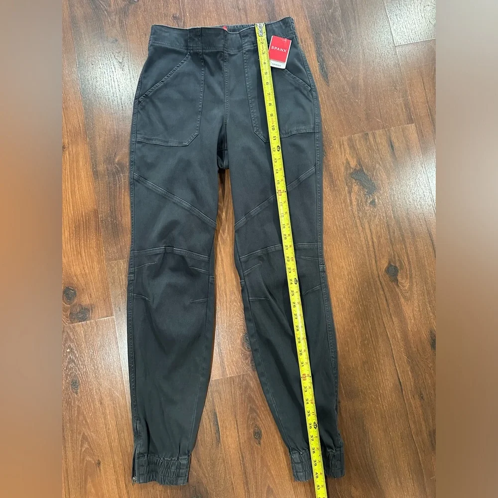 Spanx Stretch Twill Cargo Jogger Pants Washed Black Women's Size M NWT - Picture 5 of 10